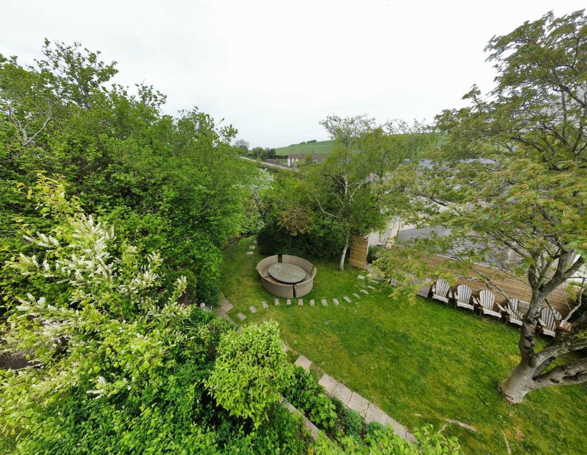 Wisteria View With Hottub & Cabin Sleeps 20 Chippenham  Esterno foto