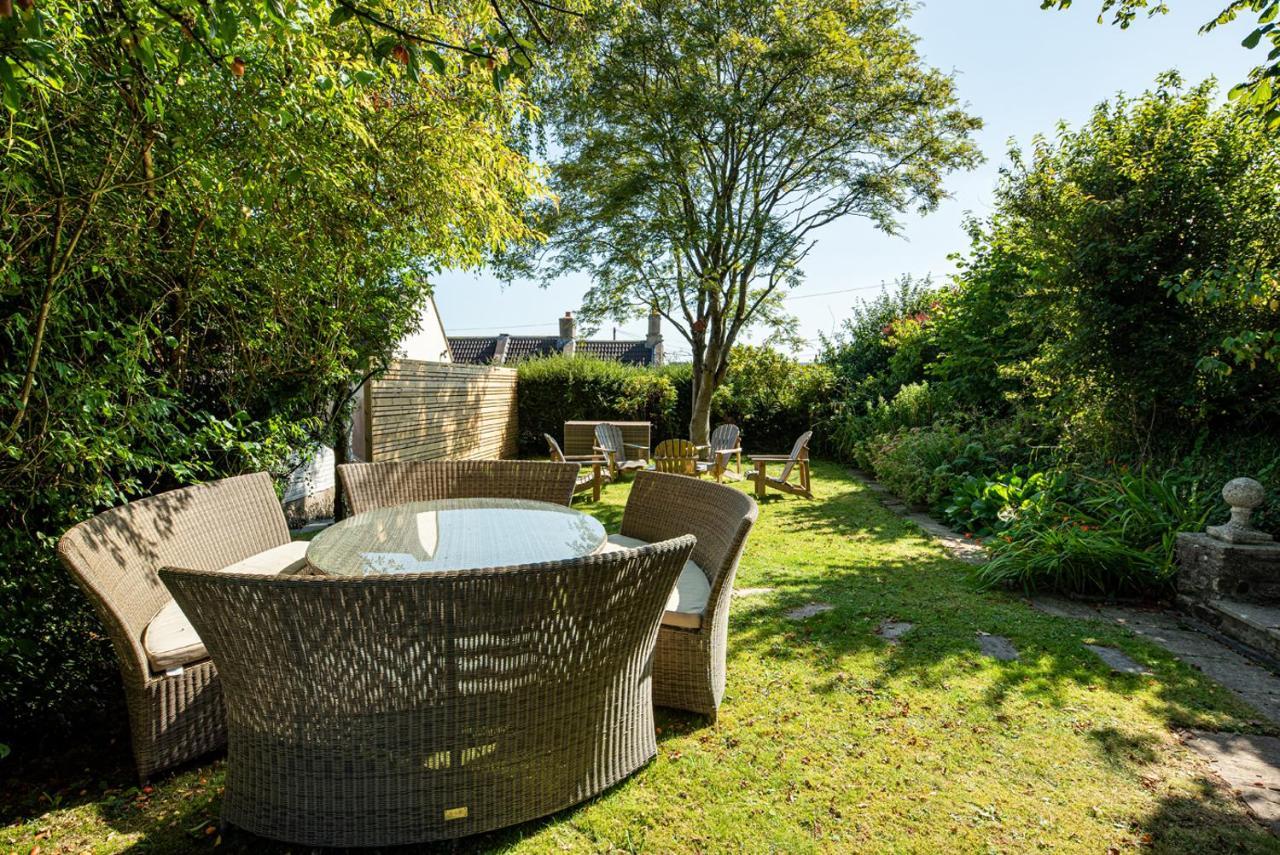Wisteria View With Hottub & Cabin Sleeps 20 Chippenham  Esterno foto