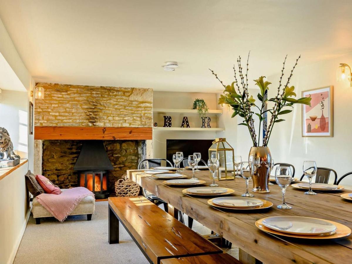 Wisteria View With Hottub & Cabin Sleeps 20 Chippenham  Esterno foto