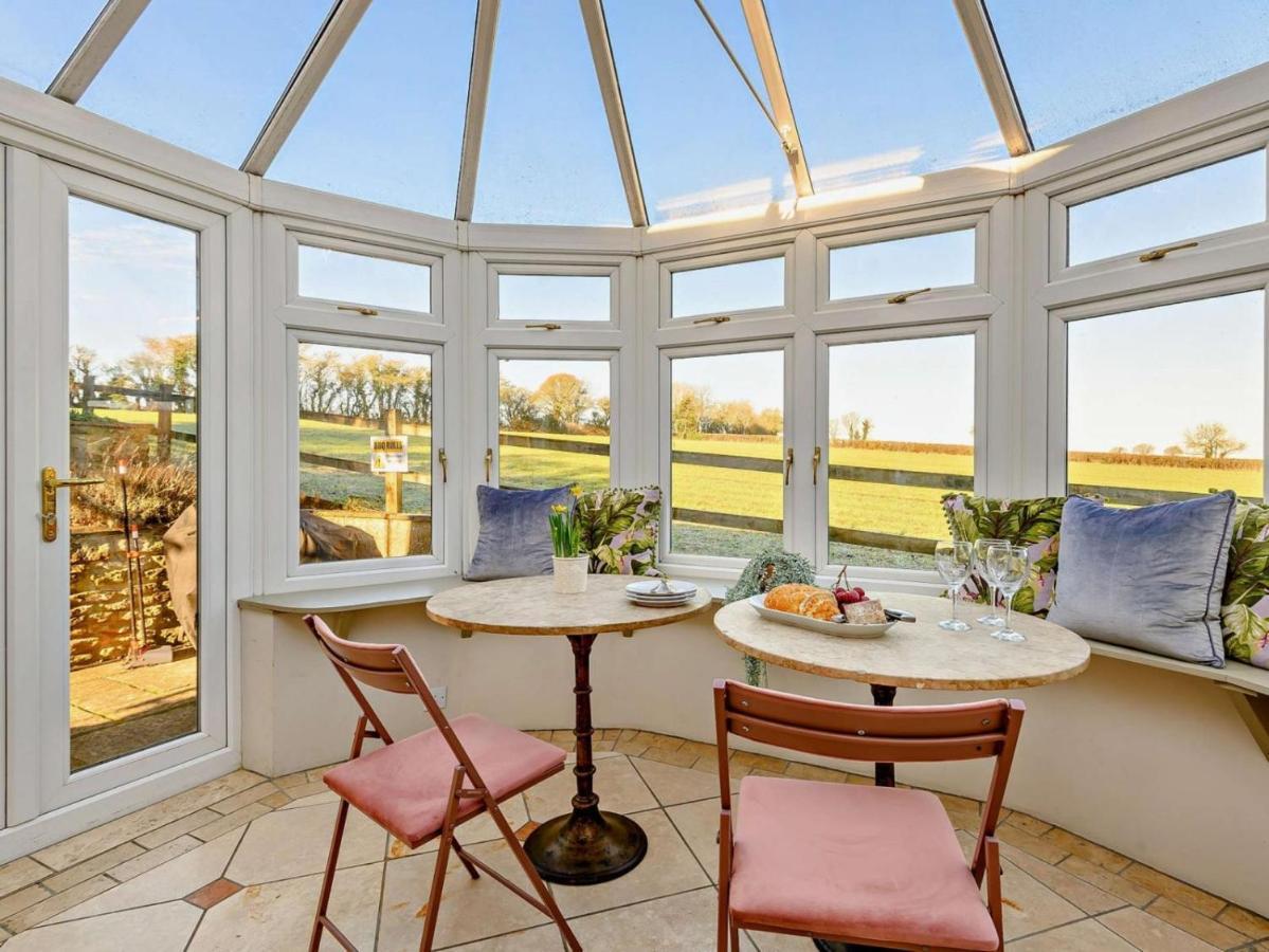 Wisteria View With Hottub & Cabin Sleeps 20 Chippenham  Esterno foto