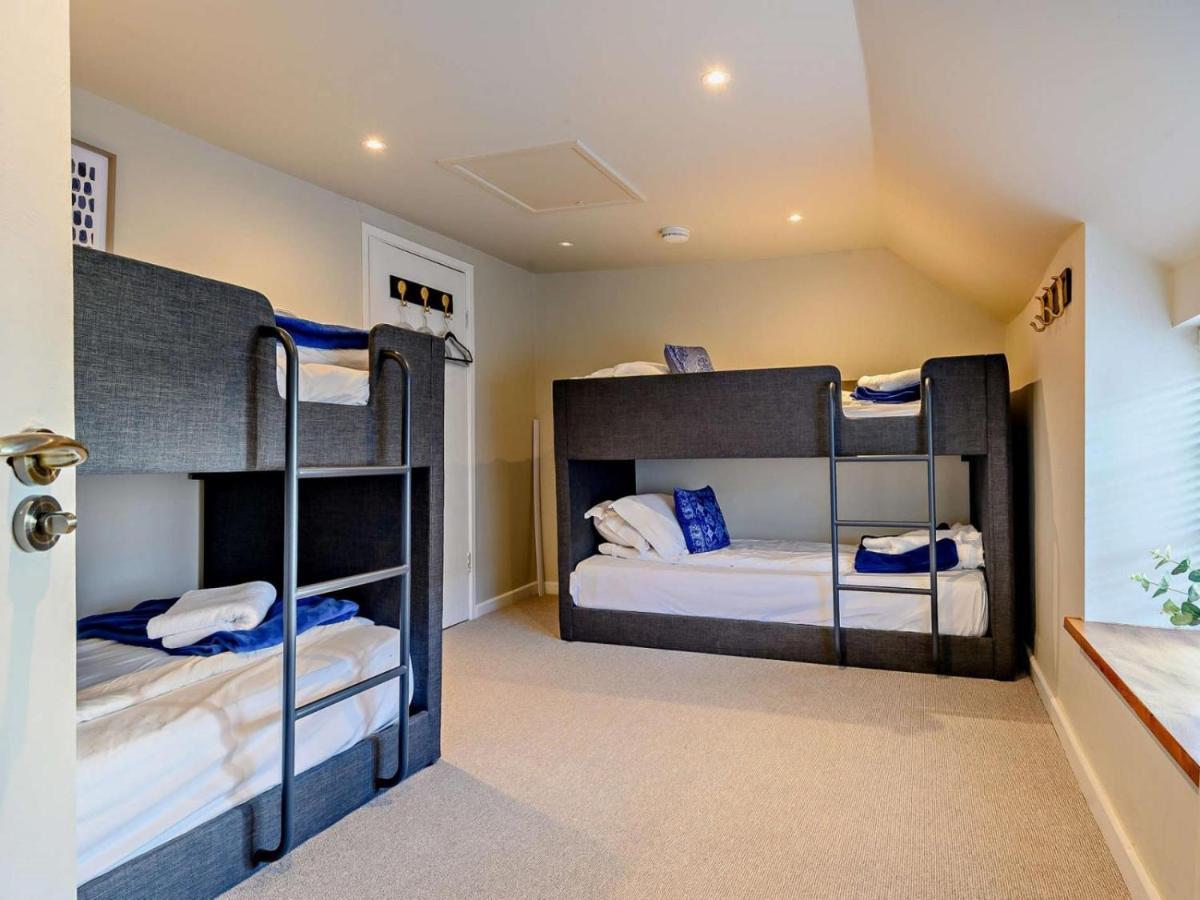 Wisteria View With Hottub & Cabin Sleeps 20 Chippenham  Esterno foto